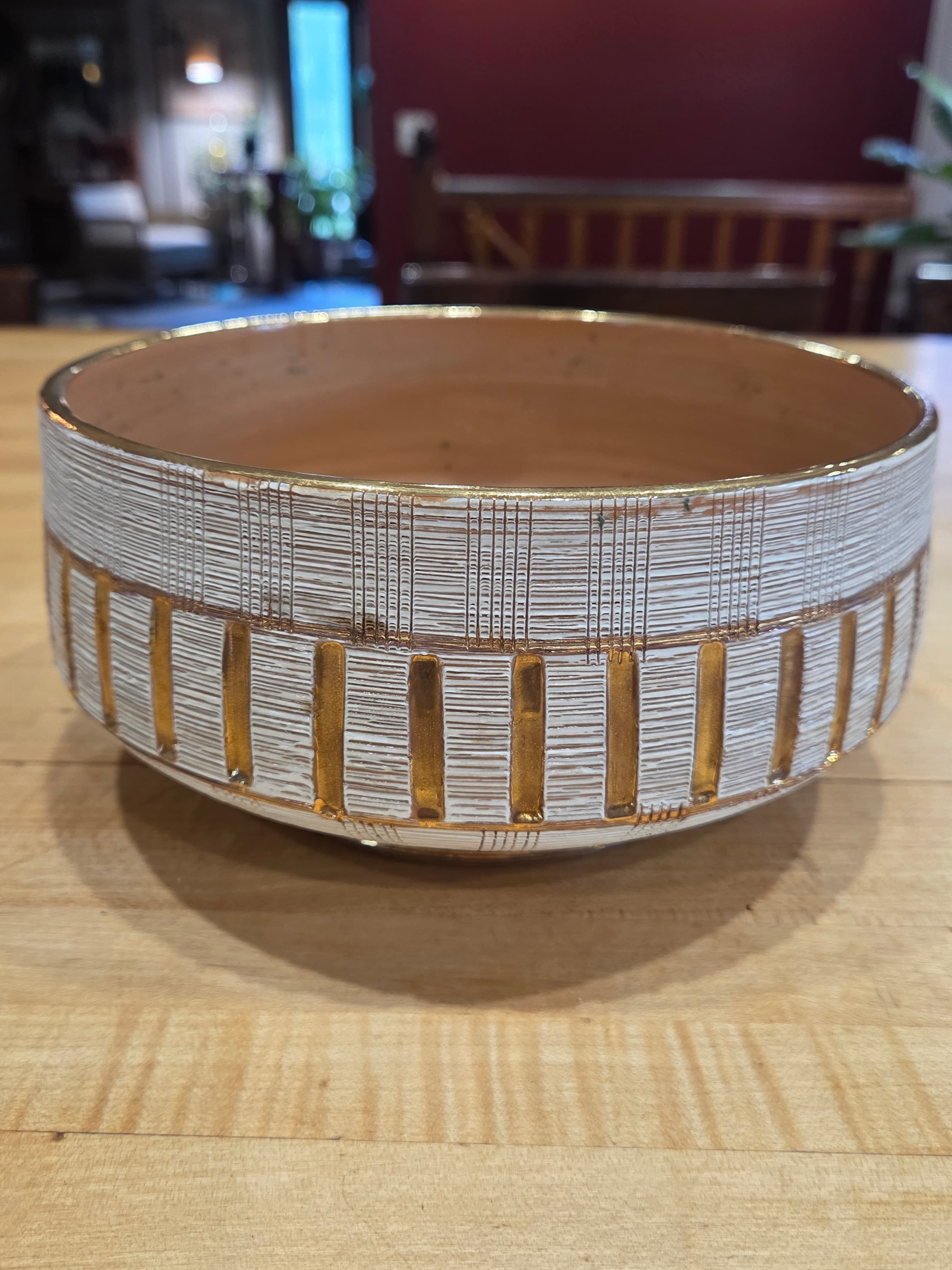 Vintage Italian Art Pottery Seta Sgraffito White Gold Luster Bowl MCM 3882 Italy