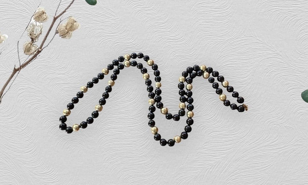 Vintage Black Onyx Beads with Gold Beads interwoven - Thumbnail 2