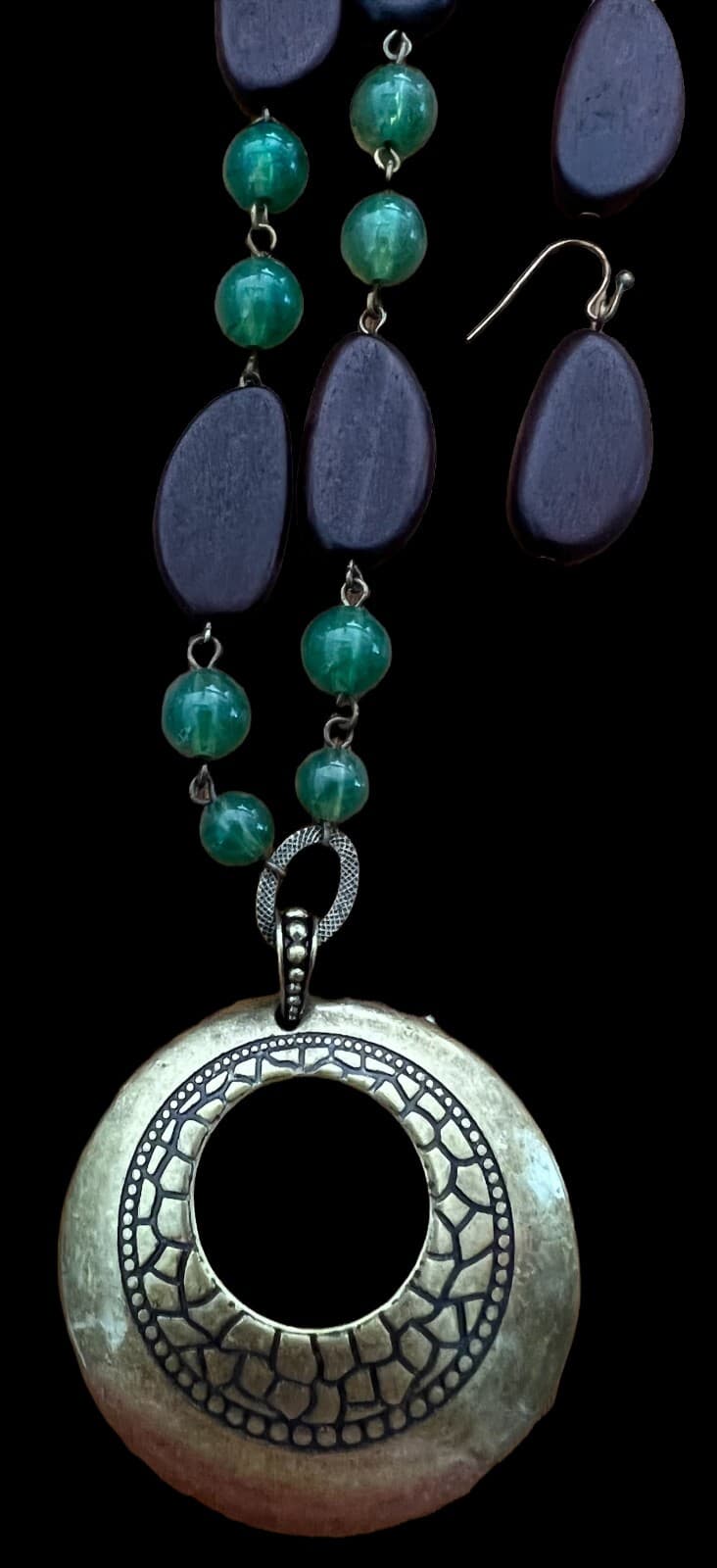 Vintage SAQ Necklace Red Wood & Green Acrylic Beads With Bronze Tone Circle - Thumbnail 3