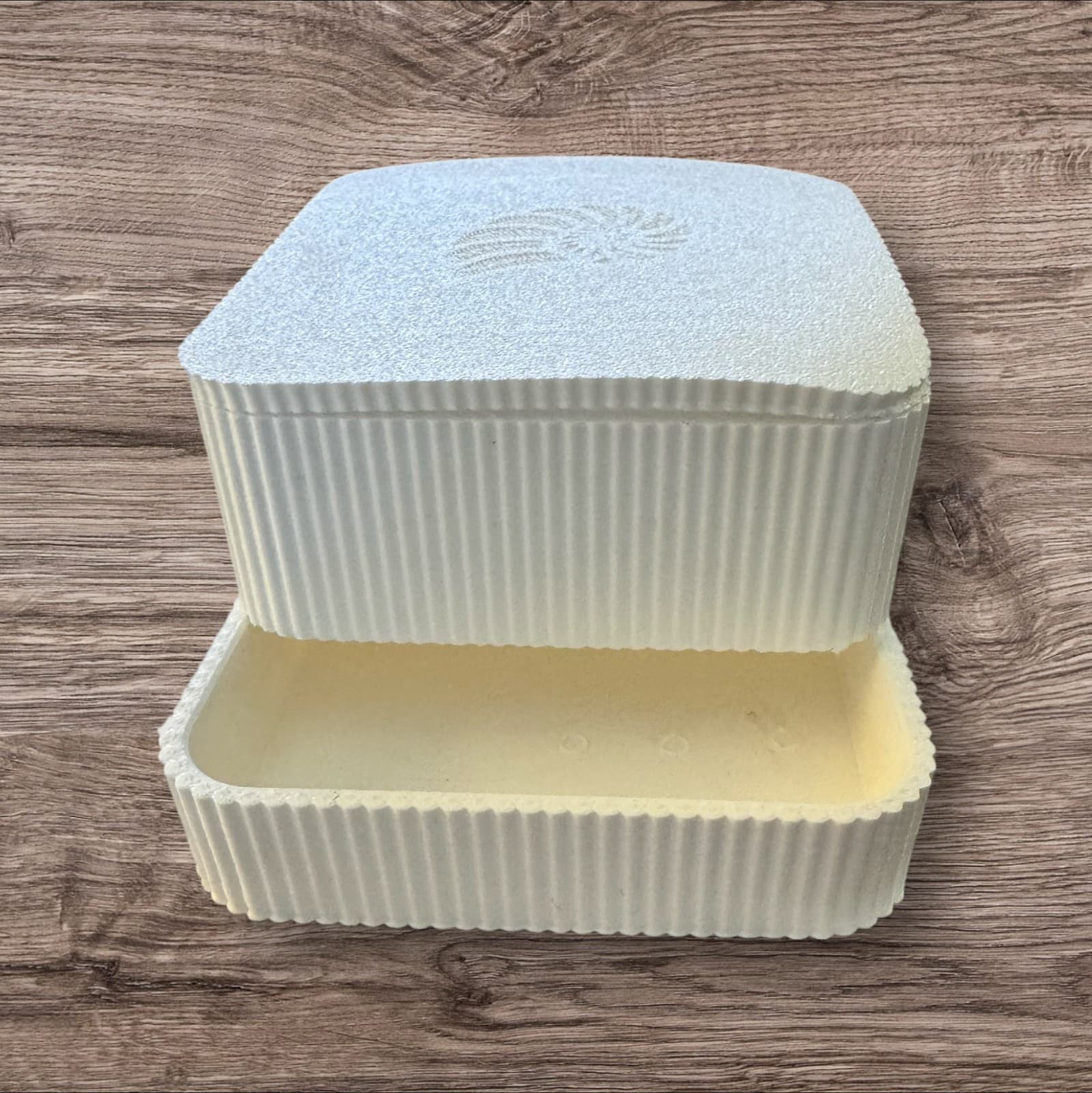 White 3D Printed Qtip Holder With Lid - Thumbnail 3