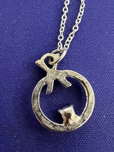 Fashion Jewelry Necklace w/Red Center Stone Pendant - Thumbnail 3