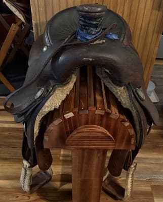 Used 15" Trophy Roping Saddle - Stamped “Roy Deen Team Roping Heeler” - Thumbnail 3