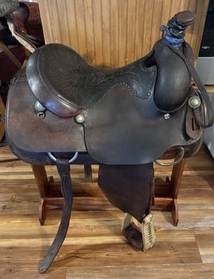 Used 15" Trophy Roping Saddle - Stamped “Roy Deen Team Roping Heeler” - Thumbnail 2