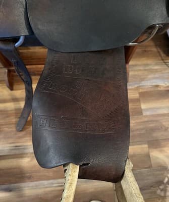 Used 15" Trophy Roping Saddle - Stamped “Roy Deen Team Roping Heeler” - Thumbnail 7