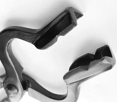 New Caliber V-Bit Bolt Blacksmith Tongs - 450mm (18") - Thumbnail 2