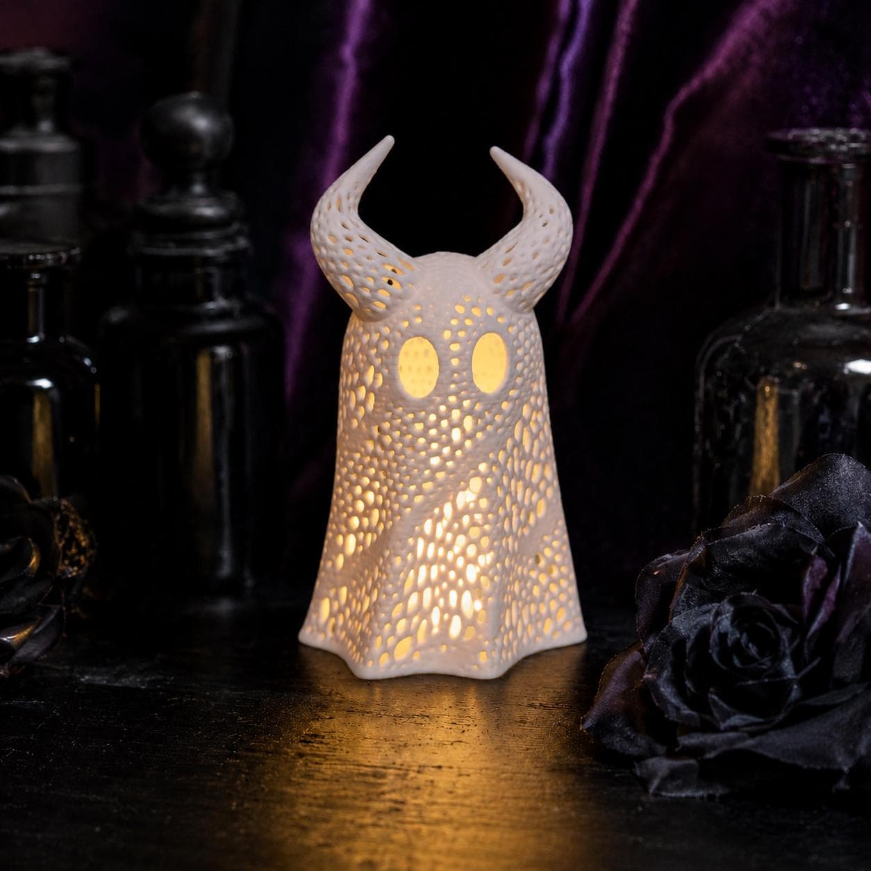 Horned Ghost Lantern – 3D Printed Ghost Tea Light Holder, Spooky Halloween Decor, Gothic Shelf Lamp, Cute Creepy Witchy Decor - Thumbnail 4