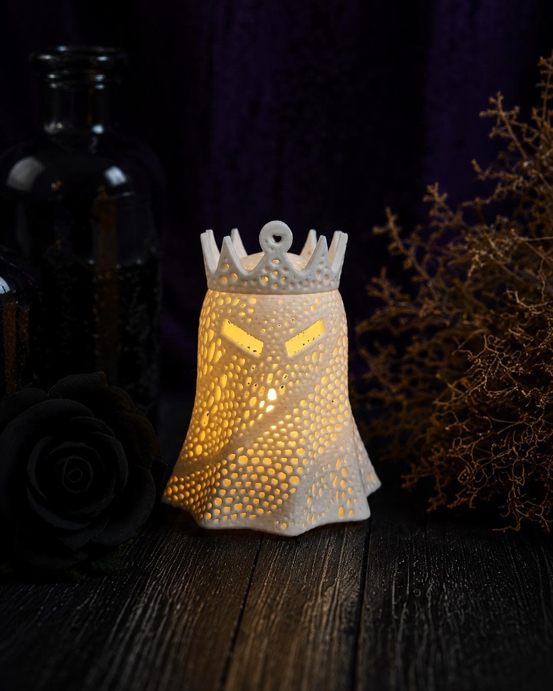 Ghost King Lantern – 3D Printed Crowned Ghost Tea Light Holder, Spooky Halloween Shelf Decor, Gothic Ghost Lamp, Cute Creepy Desk Decor - Thumbnail 5