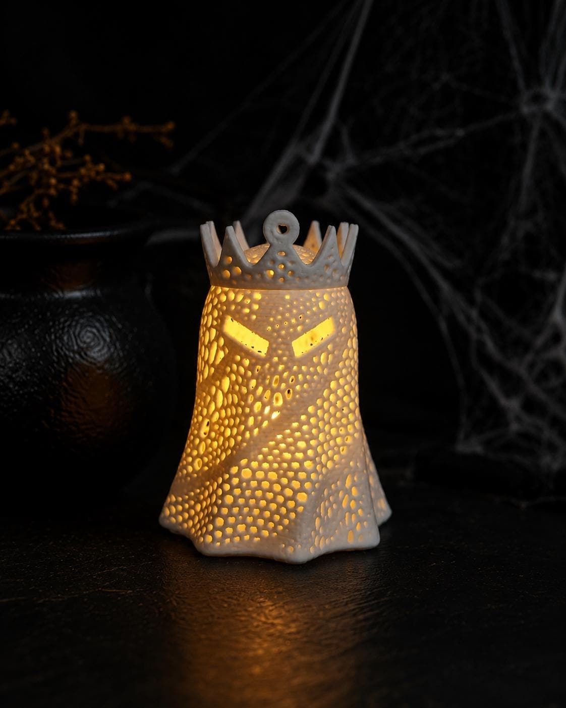 Ghost King Lantern – 3D Printed Crowned Ghost Tea Light Holder, Spooky Halloween Shelf Decor, Gothic Ghost Lamp, Cute Creepy Desk Decor - Thumbnail 2