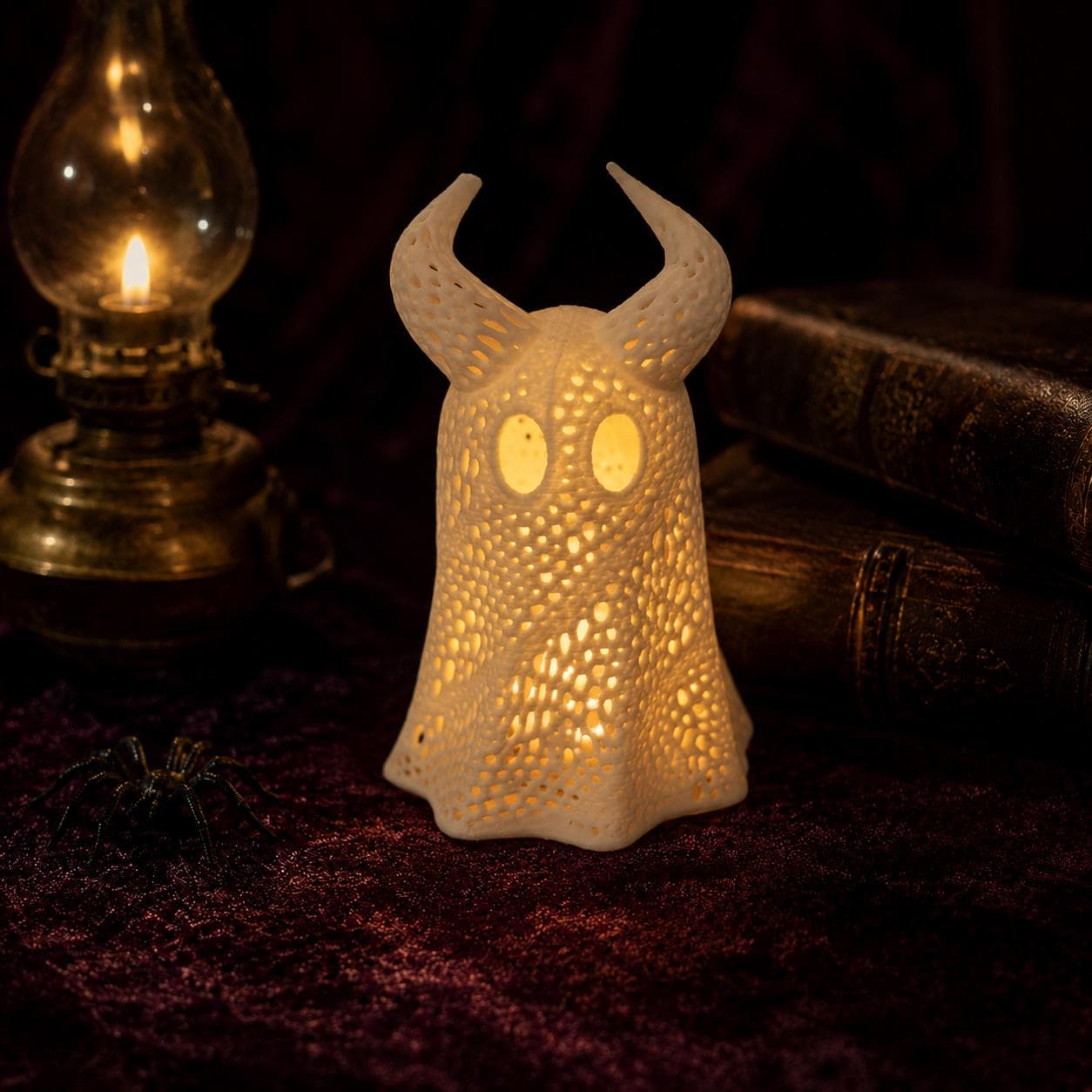 Horned Ghost Lantern – 3D Printed Ghost Tea Light Holder, Spooky Halloween Decor, Gothic Shelf Lamp, Cute Creepy Witchy Decor - Thumbnail 8