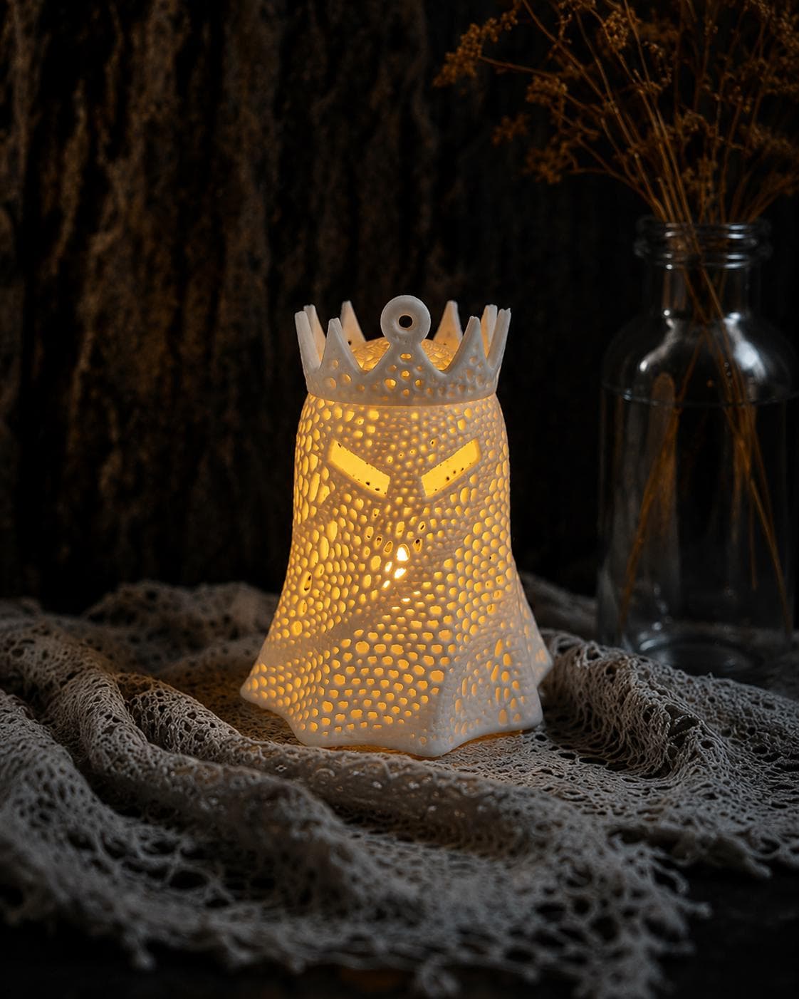 Ghost King Lantern – 3D Printed Crowned Ghost Tea Light Holder, Spooky Halloween Shelf Decor, Gothic Ghost Lamp, Cute Creepy Desk Decor - Thumbnail 6
