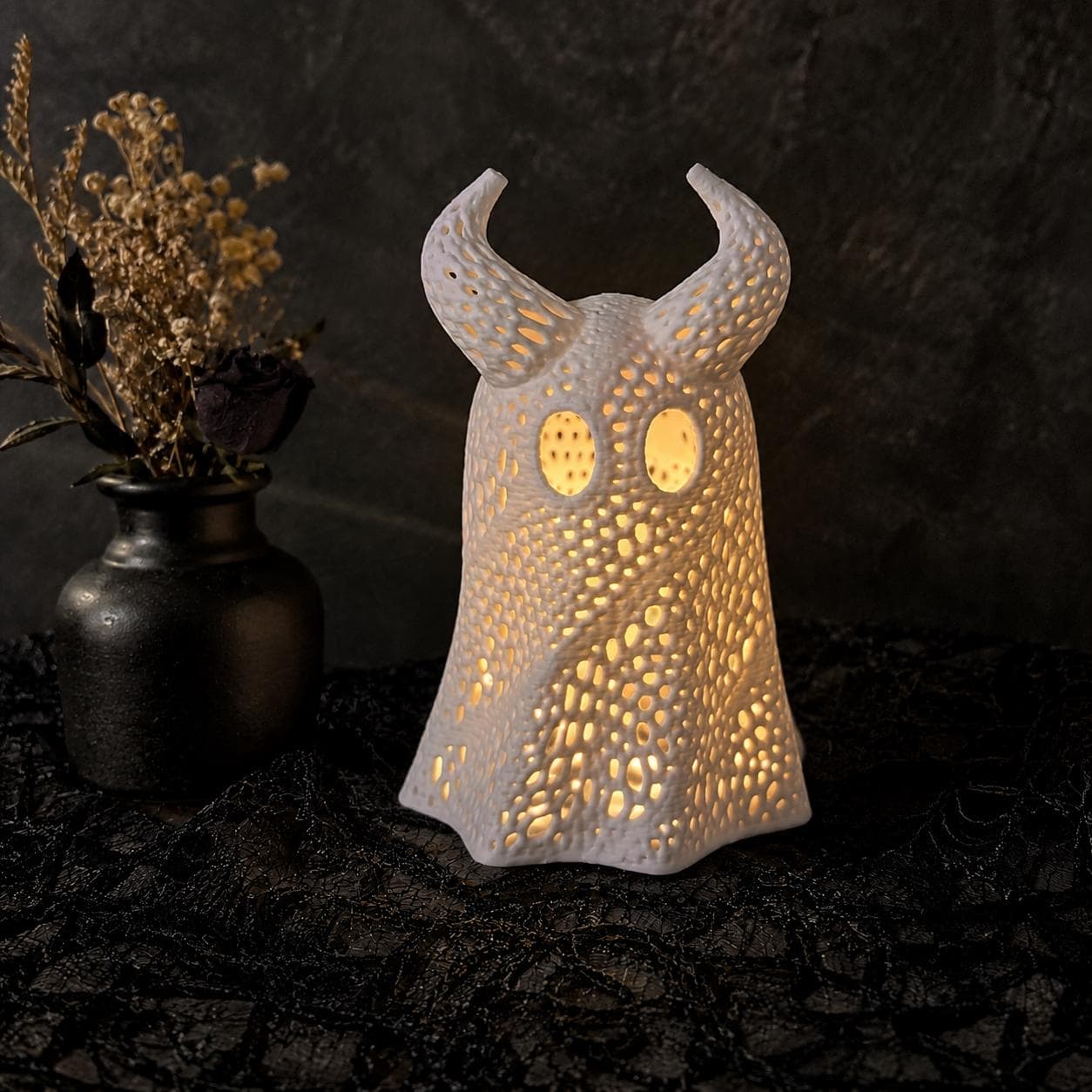 Horned Ghost Lantern – 3D Printed Ghost Tea Light Holder, Spooky Halloween Decor, Gothic Shelf Lamp, Cute Creepy Witchy Decor - Thumbnail 7