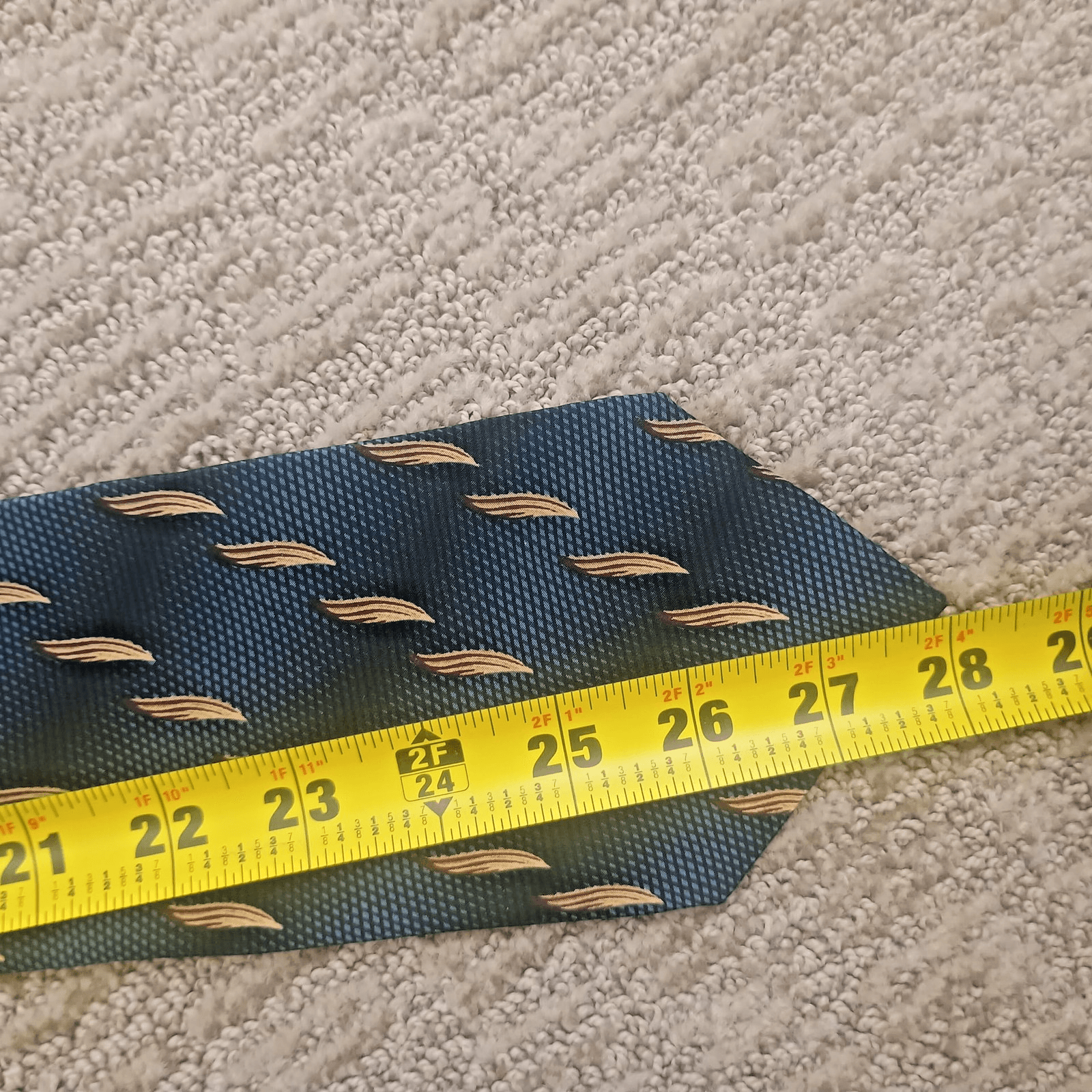 Bill Blass Black Label Blue Silk Leaf Pattern Necktie 56 " X 3.75" Executive - Thumbnail 3