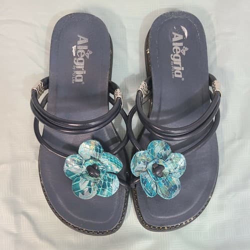 alegria cha cha blue multi snake thong sandals Womens 6.5