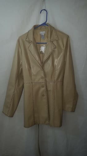 WET SEAL Women’s size LARGE Beige 70s style Trench Coat pvc Vinyl material NWT