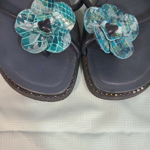 alegria cha cha blue multi snake thong sandals Womens 6.5 - Thumbnail 2