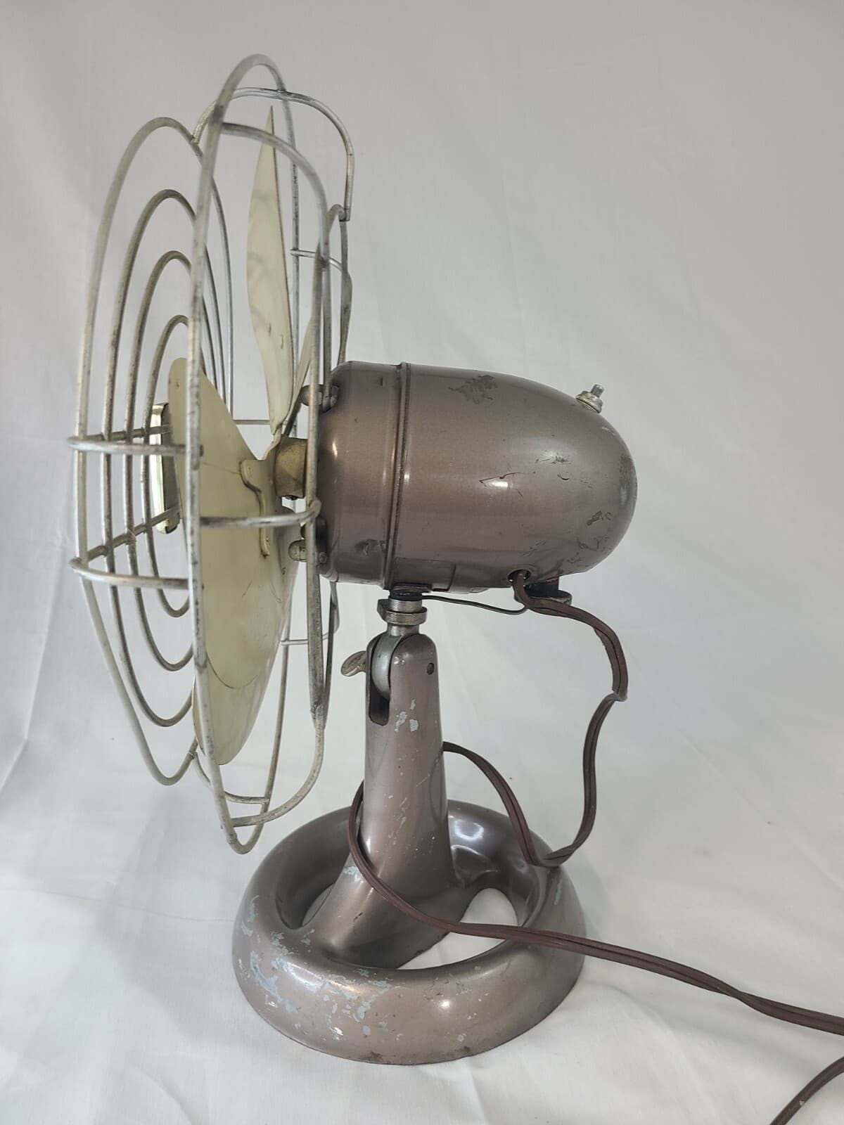 Vintage Emerson Electric Of St. Louis Metal Mid-Century / Industrial Table Fan - Thumbnail 5
