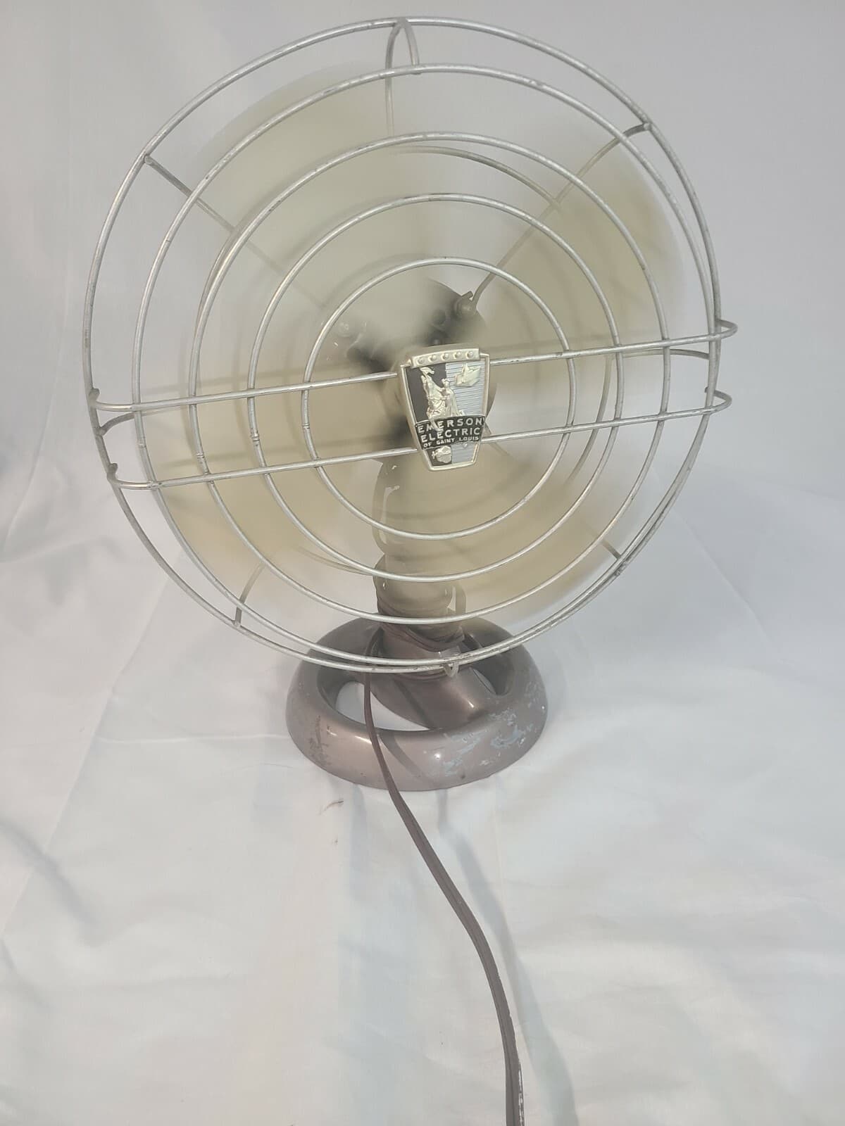 Vintage Emerson Electric Of St. Louis Metal Mid-Century / Industrial Table Fan - Thumbnail 2