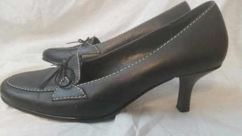 AEROSOLES LOAFER STYLE HEELS WITH BOW 8.5 MEDIUM EUC