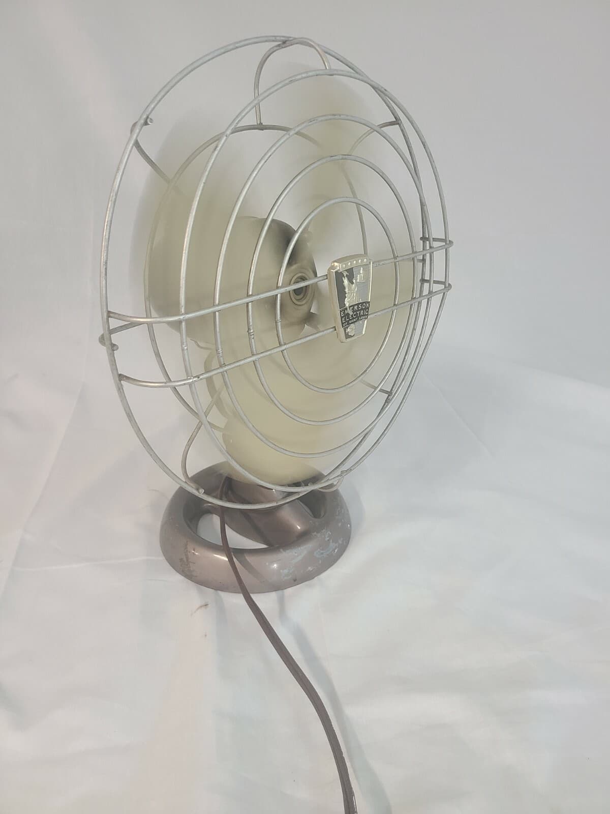 Vintage Emerson Electric Of St. Louis Metal Mid-Century / Industrial Table Fan - Thumbnail 3