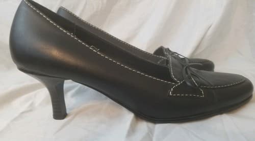 AEROSOLES LOAFER STYLE HEELS WITH BOW 8.5 MEDIUM EUC - Thumbnail 4