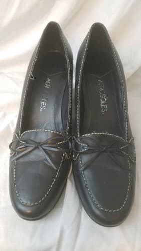 AEROSOLES LOAFER STYLE HEELS WITH BOW 8.5 MEDIUM EUC - Thumbnail 2