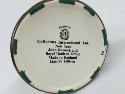 BESWICK, JULE 1971 ENGLAND COLLECTORS COMMEMORATIVE Embossed Large MUG - Thumbnail 4