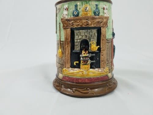 BESWICK, JULE 1971 ENGLAND COLLECTORS COMMEMORATIVE Embossed Large MUG - Thumbnail 2