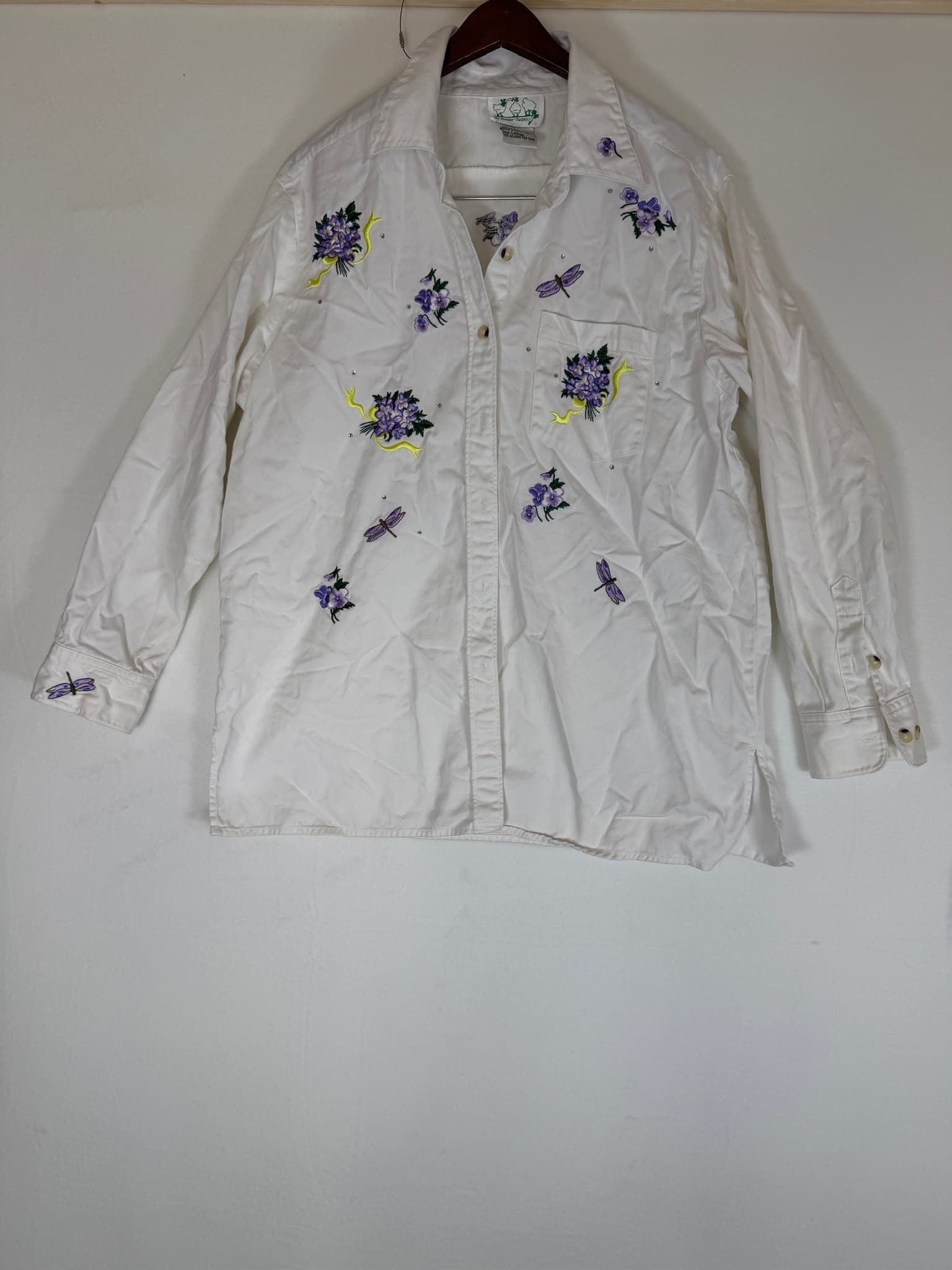 The Quacker Factory Women's Large White Embroidered Flower Dragonfly Shirt 100%