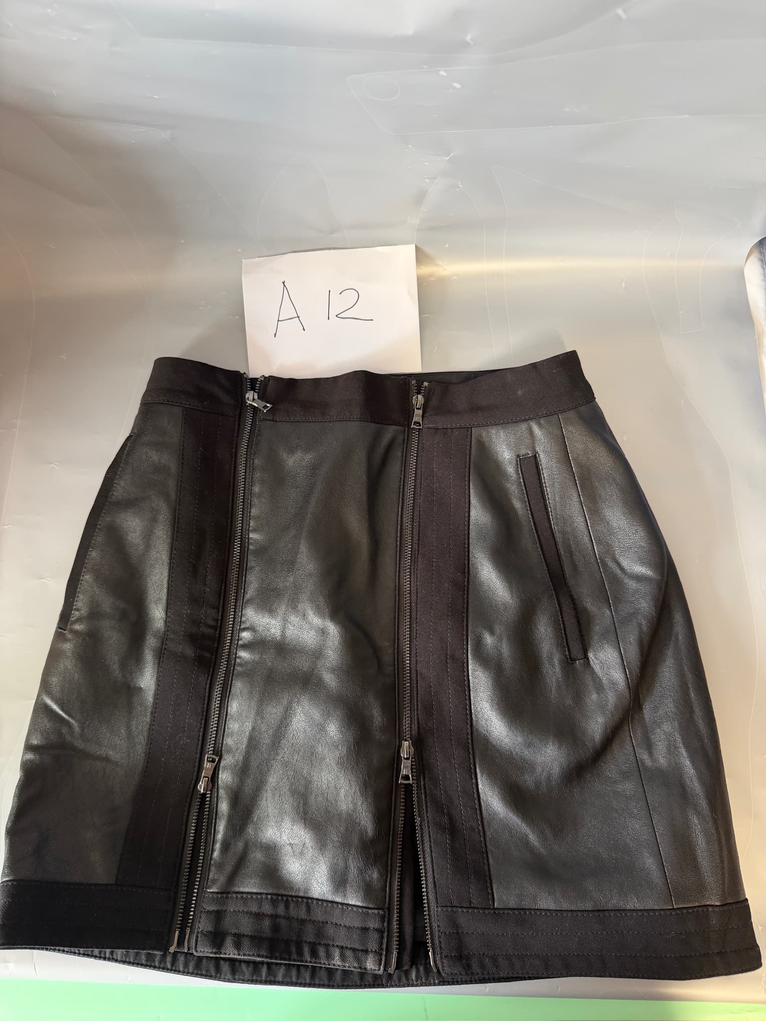BCBGMAXAZRIA Black Faux Leather Mini Skirt Paneled Zipper Front Pockets XS