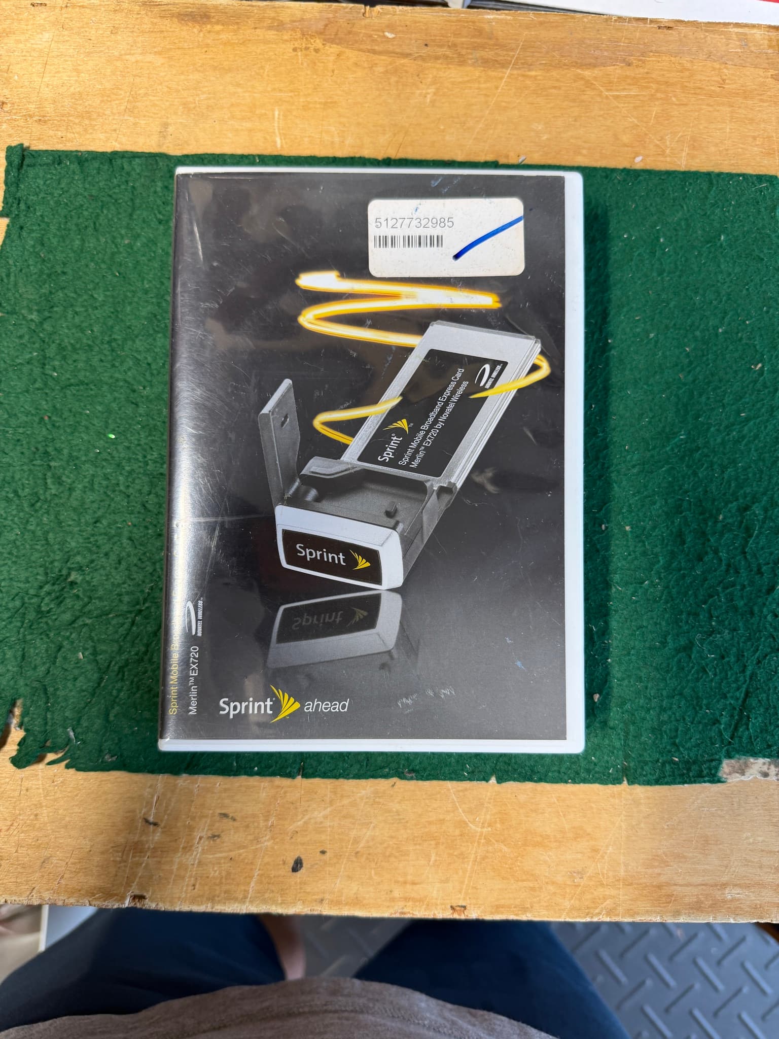 Sprint MiFi 2200 Mobile Broadband Express Card CDMA EV-DO Rev. A w/ CD