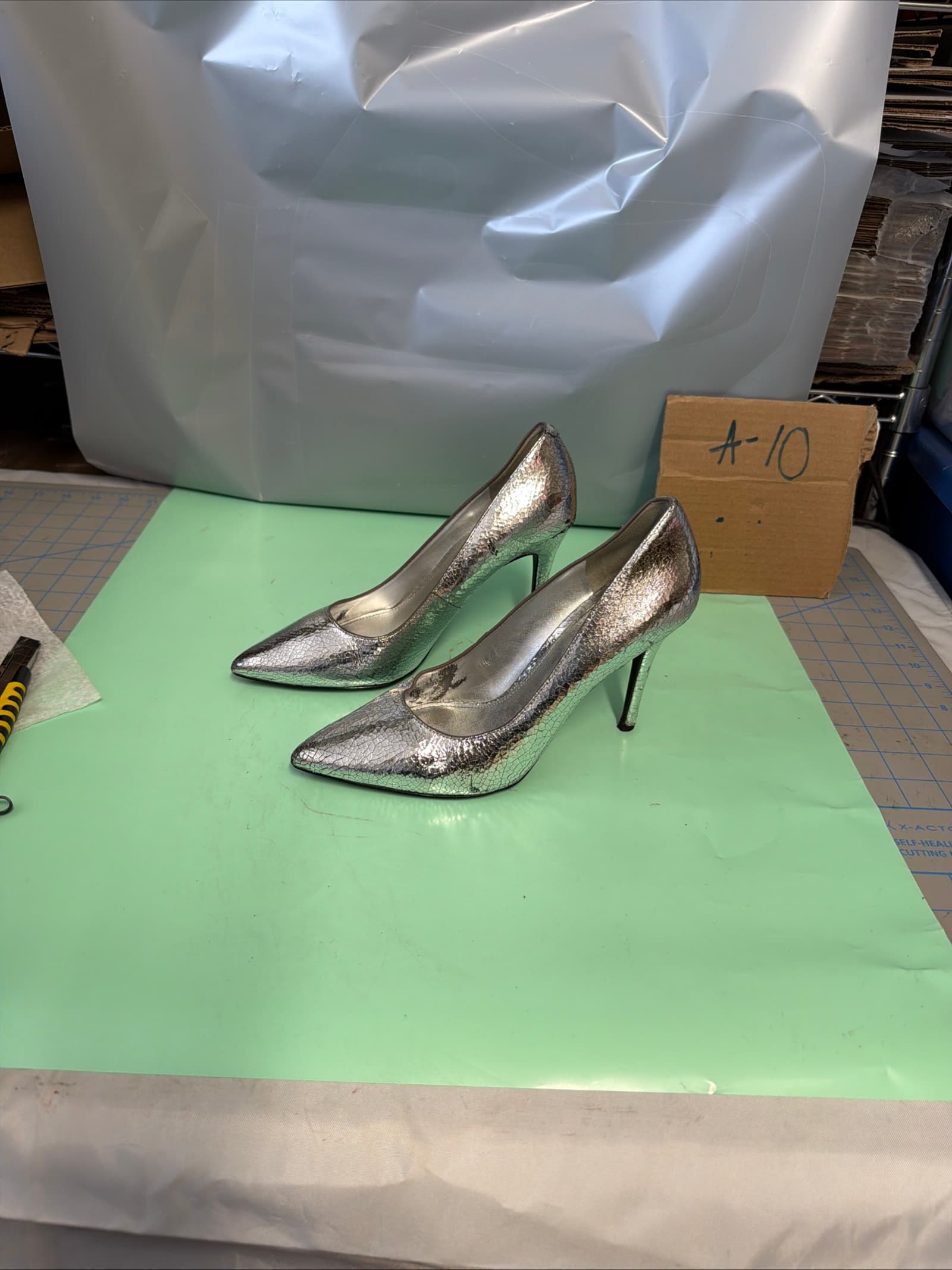 Michael Kors Women's Silver Metallic Pointed Toe Stiletto Heels Size 7.5M