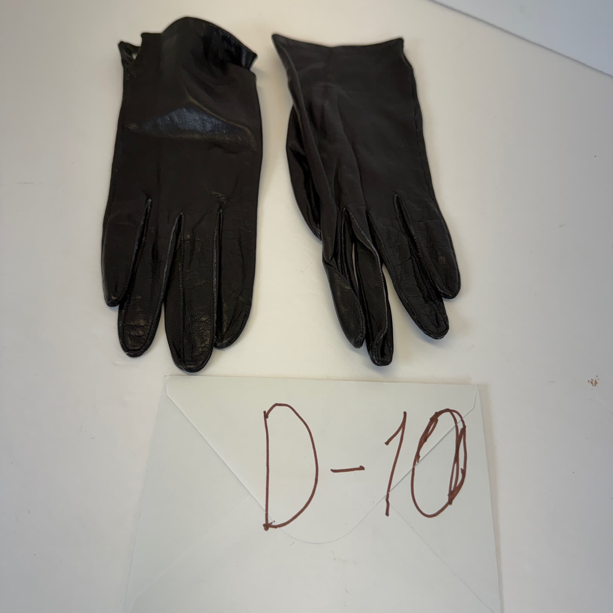 D-10 Black Leather Gloves Lined Size 6 1/2 Made in Philippines
