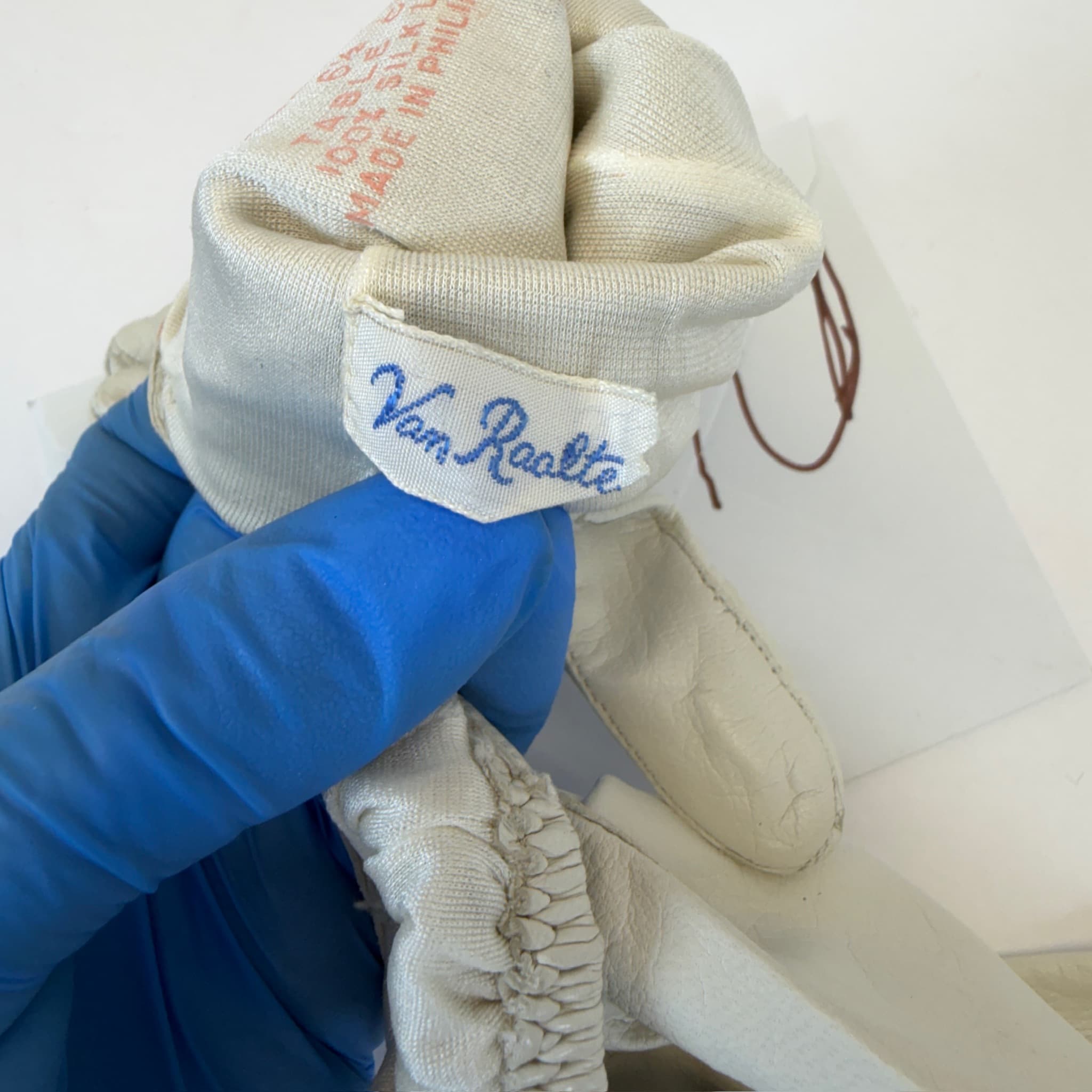 Van Raalte Real Kid Gloves 6 1/2 Silk Lined Table Cut Bone NEW w/ Defects - Thumbnail 8