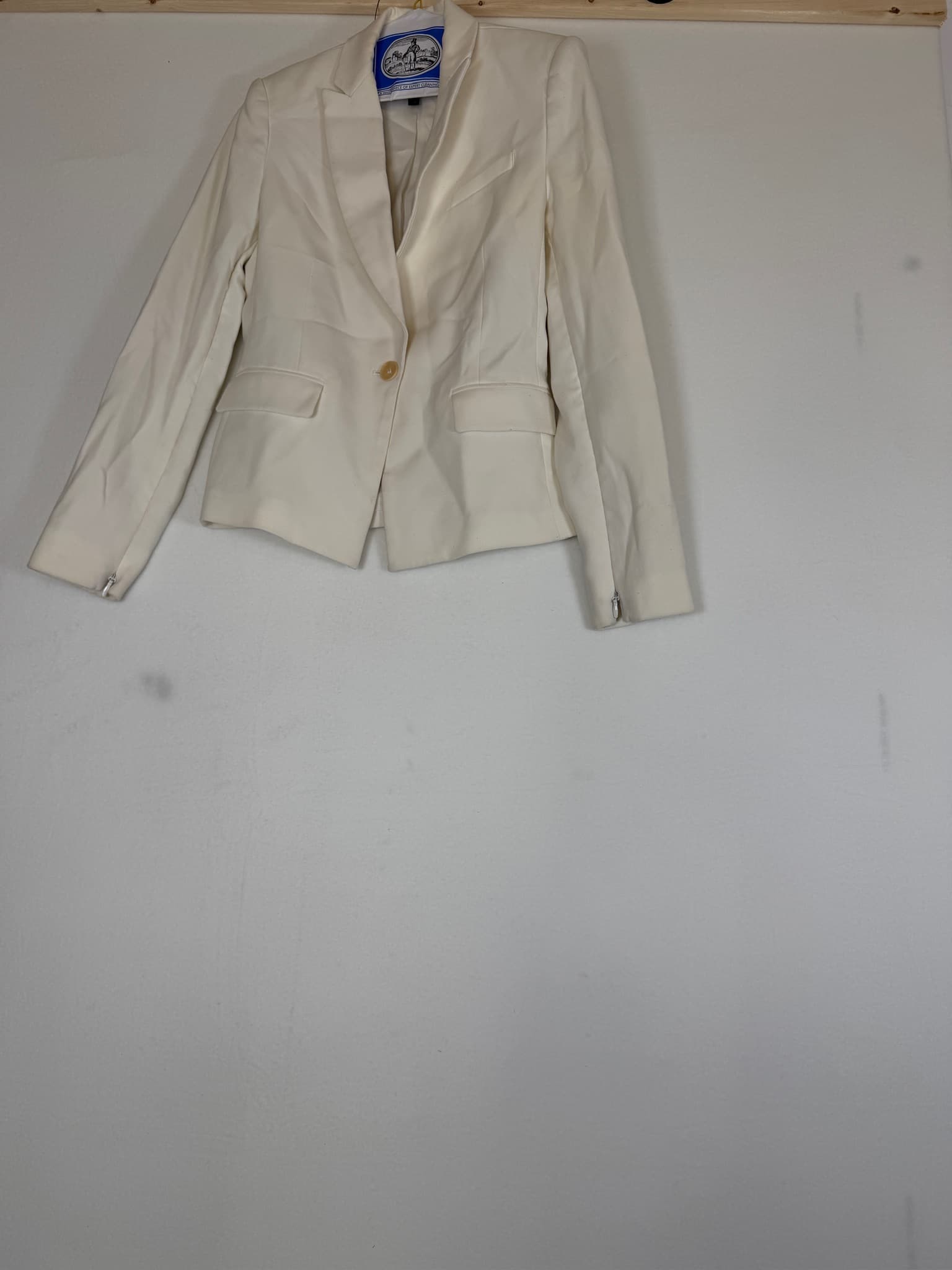 BCBGMAXAZRIA Women's White Blazer XXS Single Button Notched Lapel Pockets