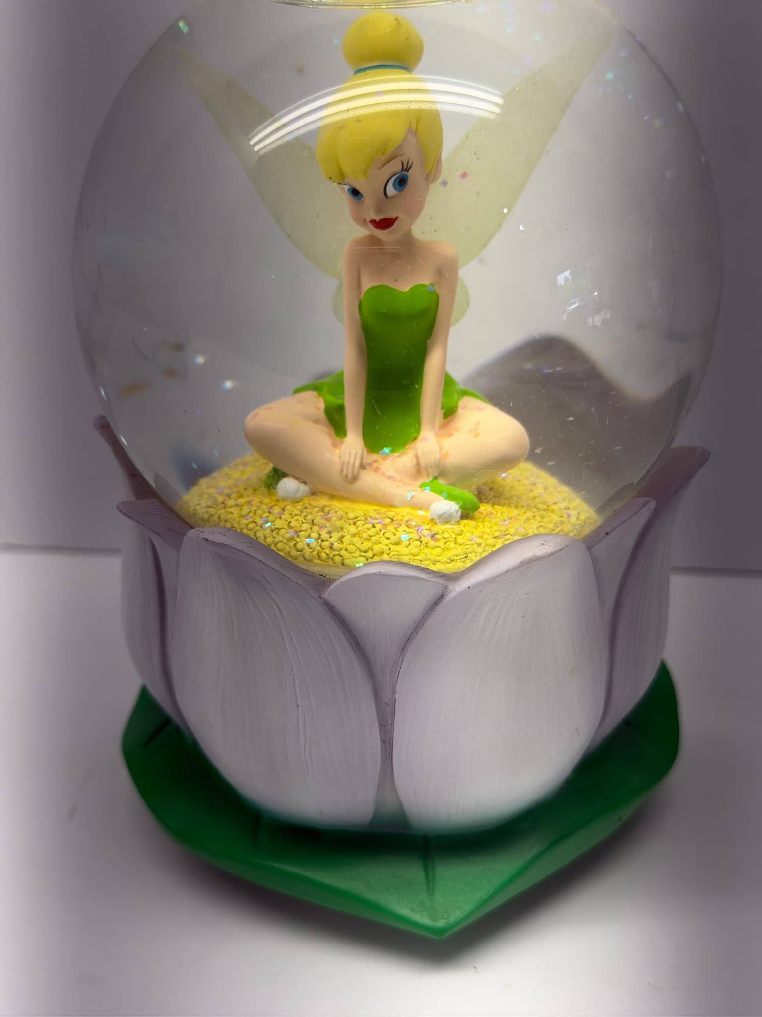 Disney Tinkerbell Beautiful Dreamer Musical Snow Globe Lotus Flower Base