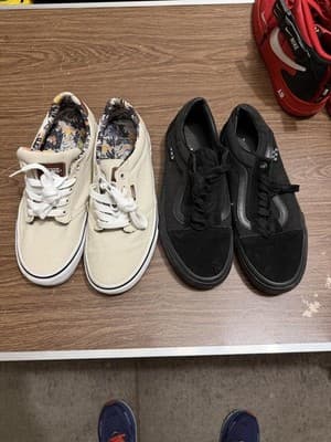 Lot of 2 Vans Shoes Men’s Size 8 – Beige Canvas & Black Suede/Canvas size 8