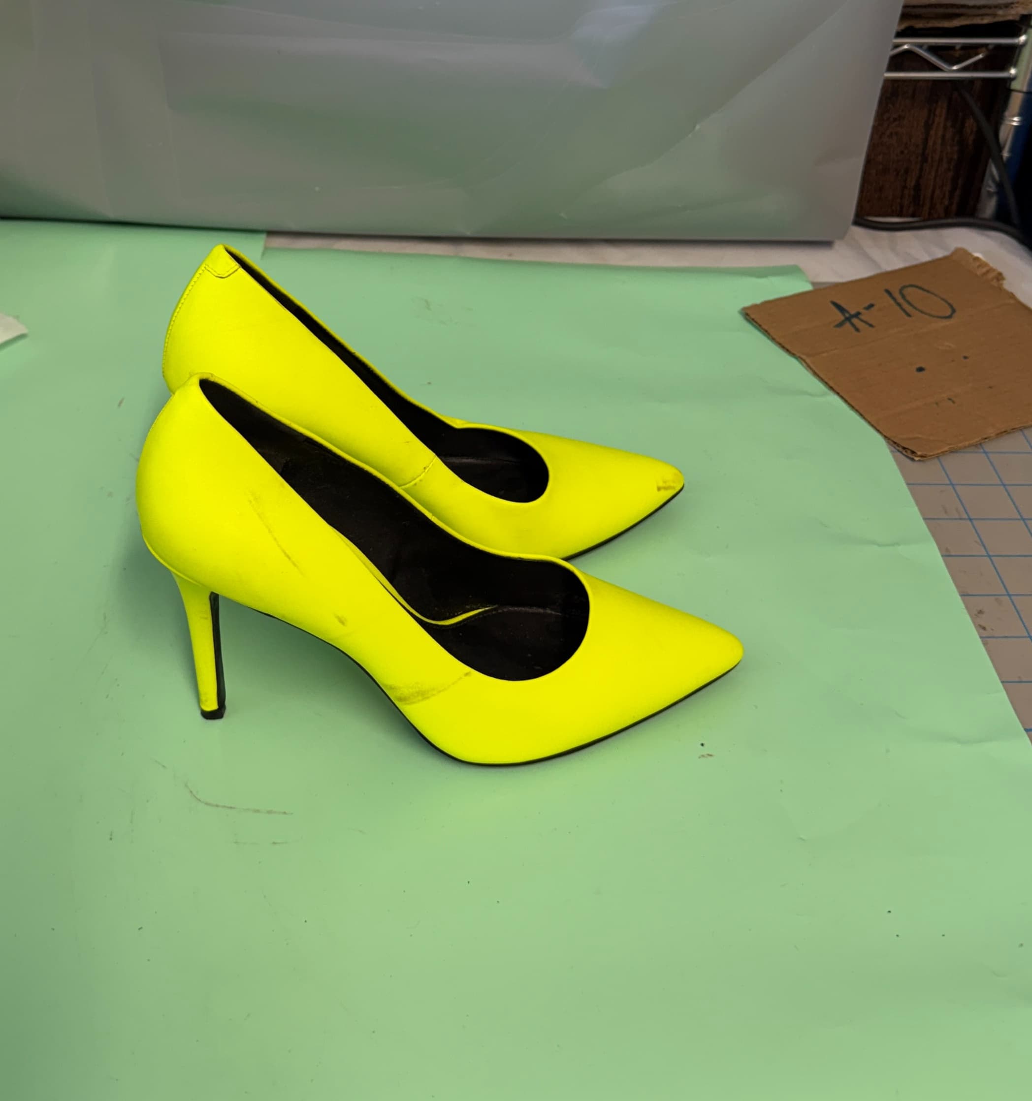 Michael Kors Women's Neon Yellow Pointed Toe Stiletto Heel Pumps Size 7.5M