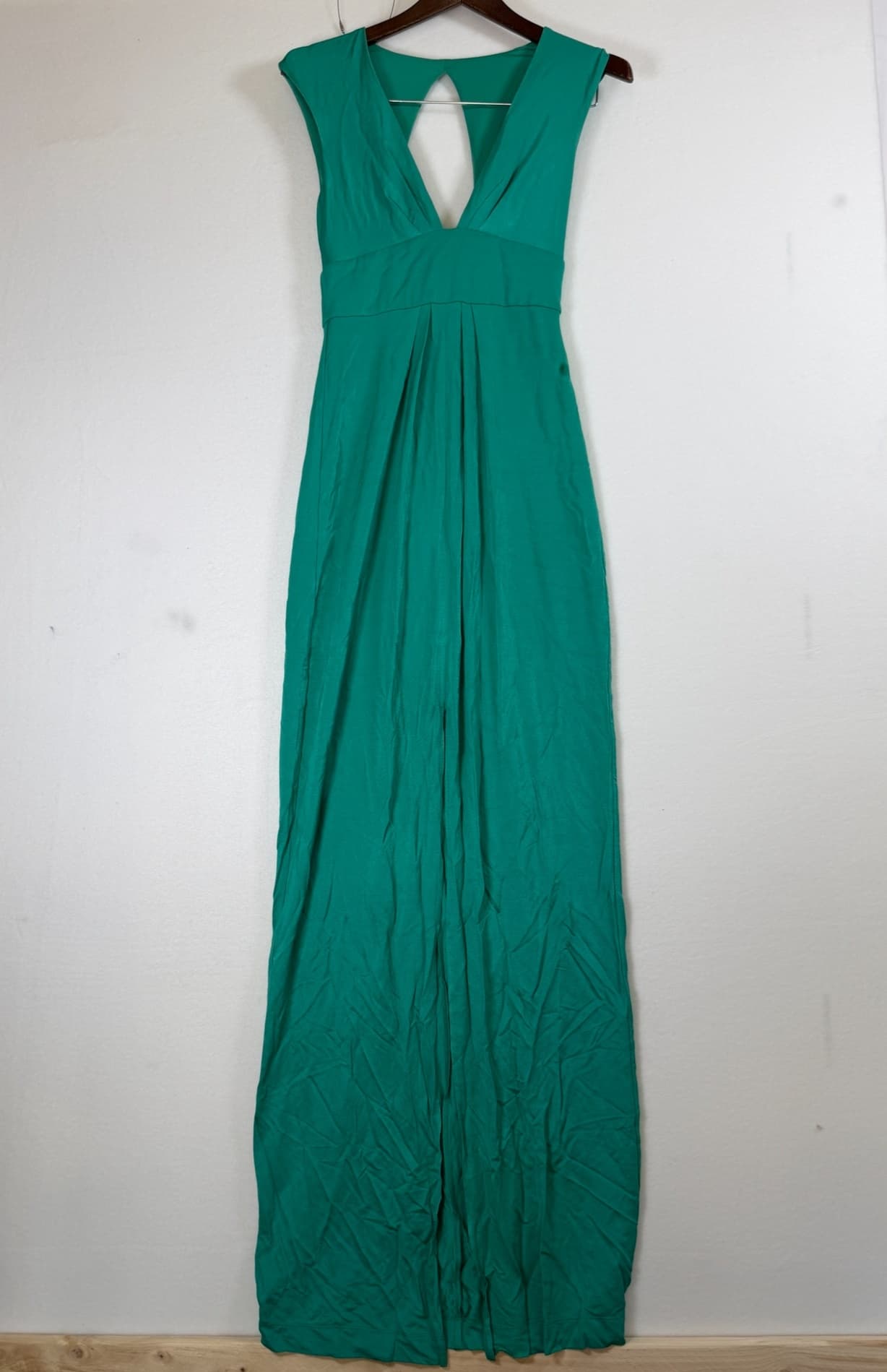BCBGMAXAZRIA Green V-Neck Sleeveless Maxi Dress Women's Size 0 Keyhole Back