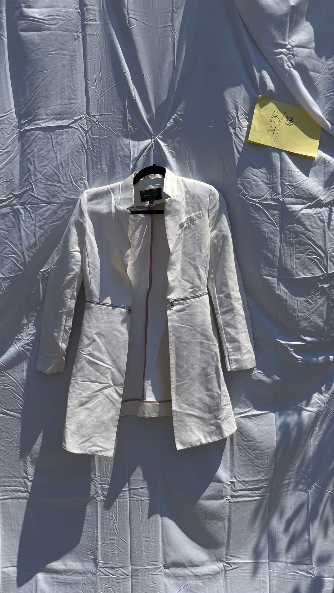 BCBGMAXAZRIA Arelia White Blazer Women's XXS Zipper Detail Notched Lapel