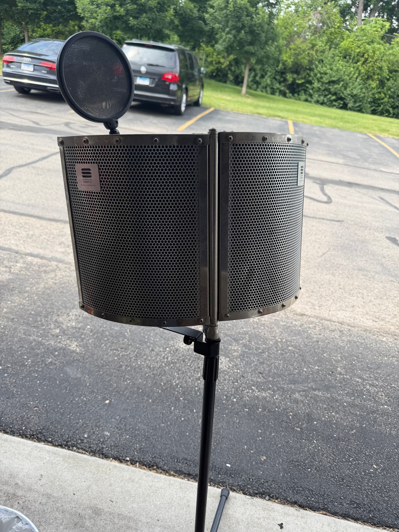 Samson PS01 Portable Vocal Booth Microphone Isolation Shield w/ Stand Mount - Thumbnail 2