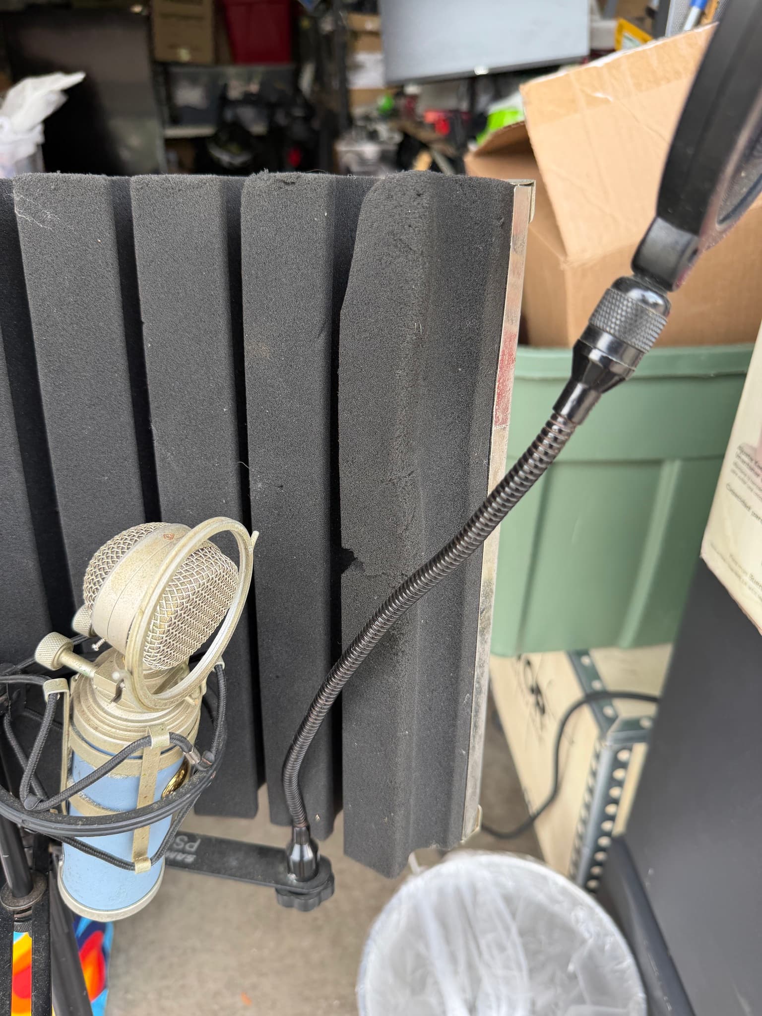 Samson PS01 Portable Vocal Booth Microphone Isolation Shield w/ Stand Mount - Thumbnail 9