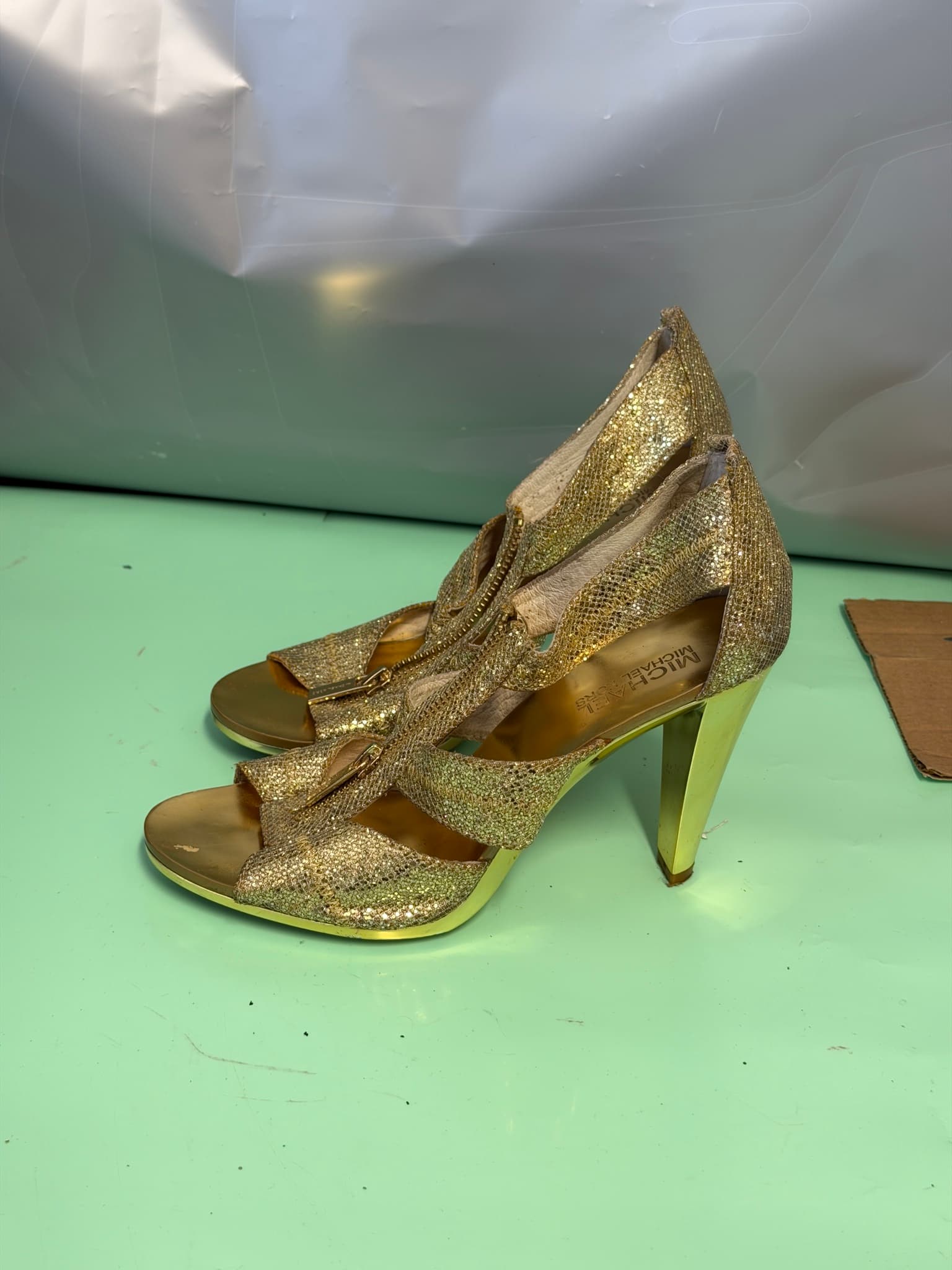 Michael Kors Women's Gold Glitter Peep Toe Platform Heels Size 7.5M - Thumbnail 2