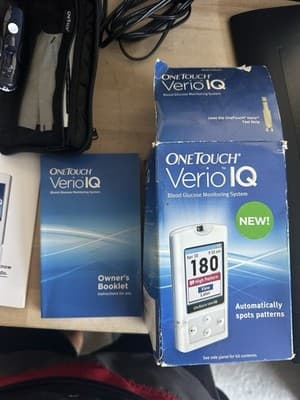 OneTouch Verio IQ Glucose Monitoring System Kit with Case & Charger - Parts - Thumbnail 3
