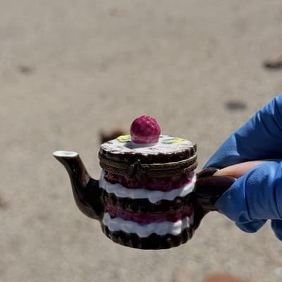 Limoges France Peint Main Mini Teapot Trinket Box Hinged Hand Painted - Thumbnail 2