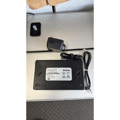 D-Link DGS-2208 8-Port Desktop Gigabit Switch Black Silver Network Hub - Thumbnail 8
