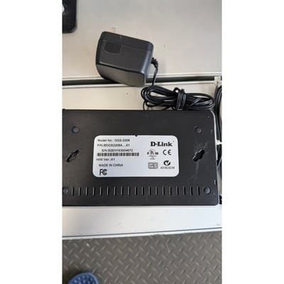 D-Link DGS-2208 8-Port Desktop Gigabit Switch Black Silver Network Hub - Thumbnail 6