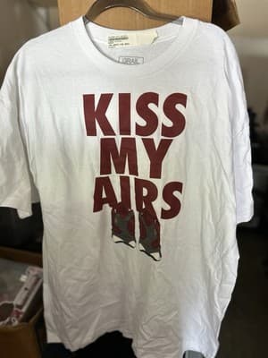 Grail “Kiss My Airs” T-Shirt White 2XL Sneaker Graphic Jordan Theme