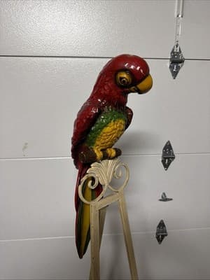 Vintage Parrot Statue Universal Statuary Corp 1976 Resin Bird NO STAND - Thumbnail 2