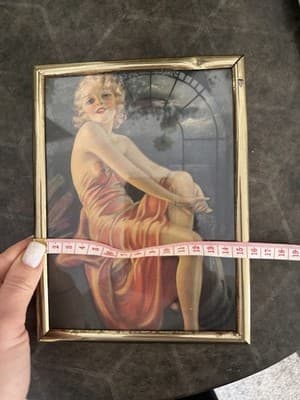 Vintage Pin-Up Glamour Print Framed – 1930s Style Art, Gold Tone Frame - Thumbnail 4