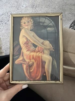 Vintage Pin-Up Glamour Print Framed – 1930s Style Art, Gold Tone Frame - Thumbnail 2